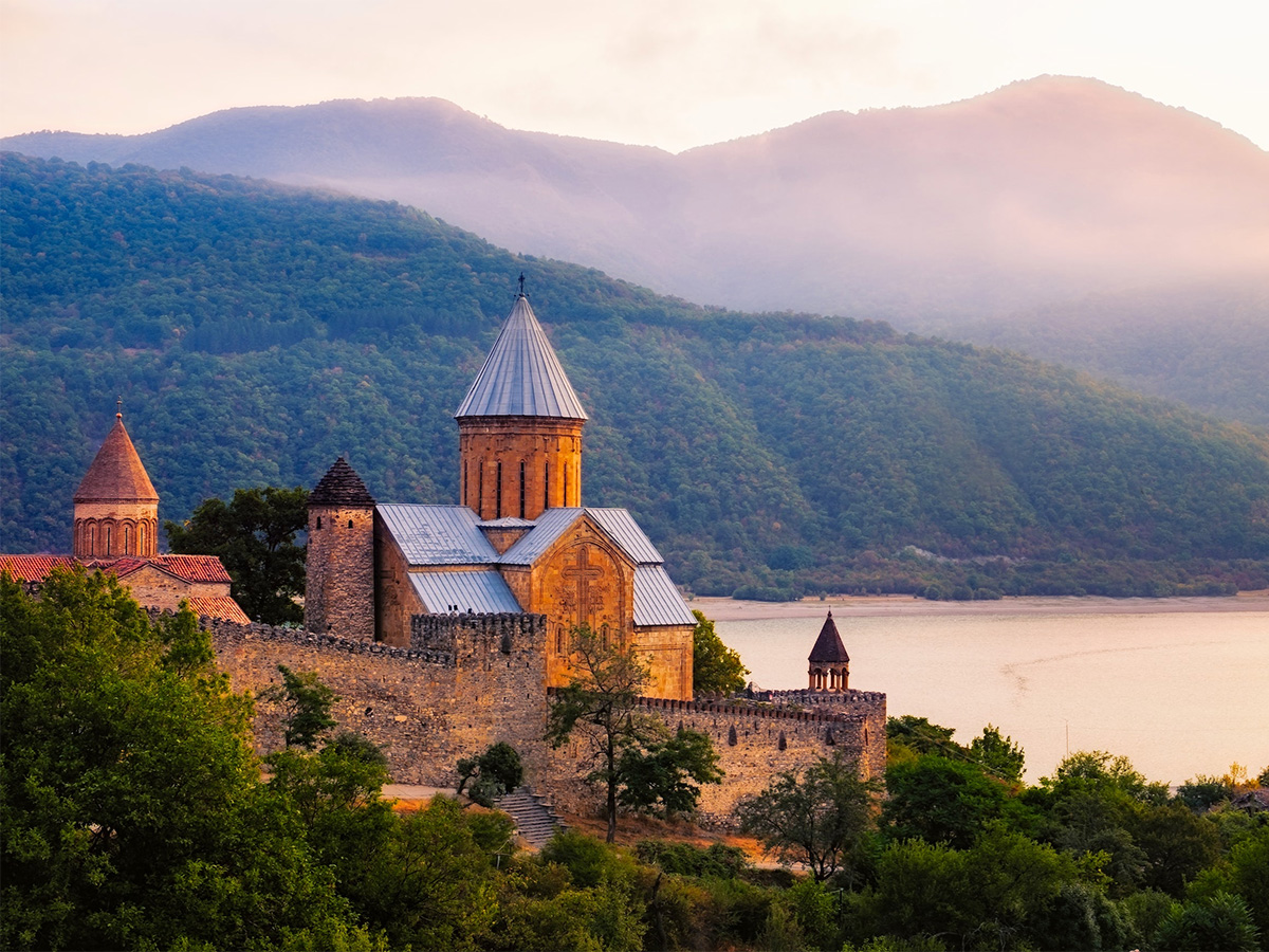 Ananuri Fortress 